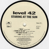 Level 42 - Staring At The Sun LP levy (käytetty)